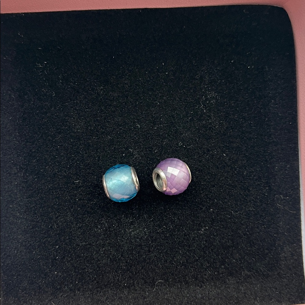 Sot of  2 Pandora Petite Facets charms
